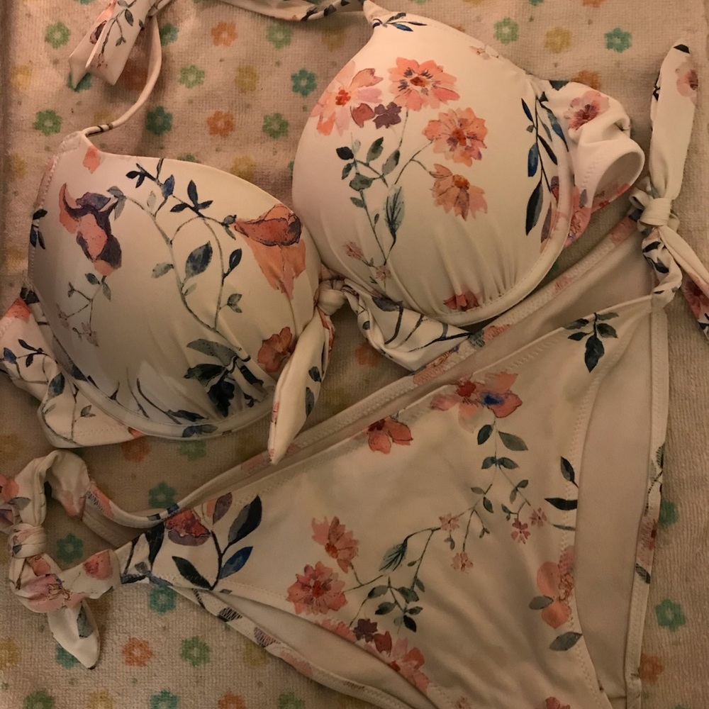 Floral bikini